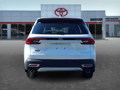 Certified 2025 Toyota Grand Highlander AWD Hybrid image 5