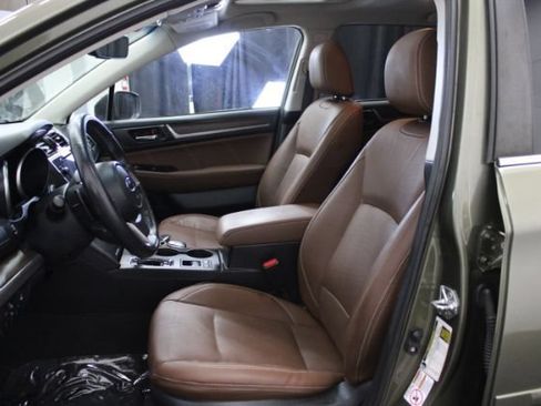 Used 2018 Subaru Outback 3.6R Touring AWD/4WD image 15