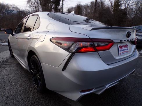 Used 2021 Toyota Camry SE w/ Convenience Package image 5