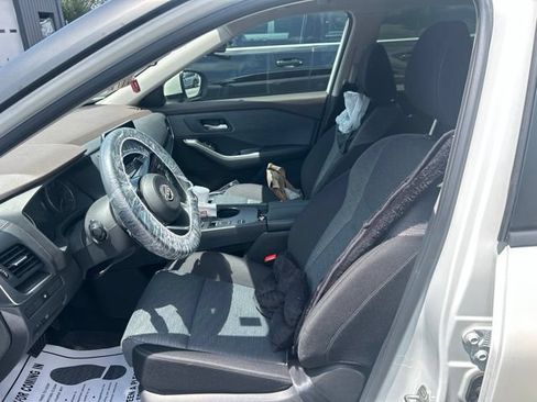Used 2023 Nissan Rogue SV FWD image 5