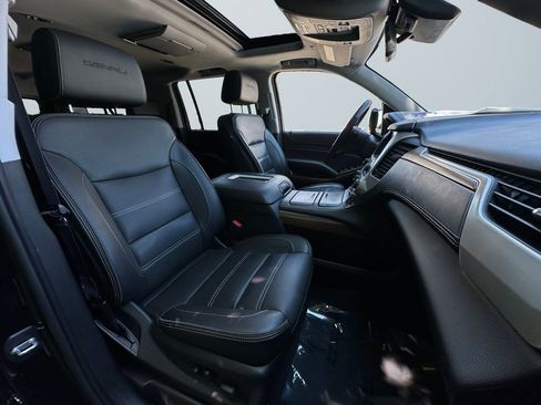 Used 2020 GMC Yukon XL Denali w/ Open Road Package AWD/4WD image 15