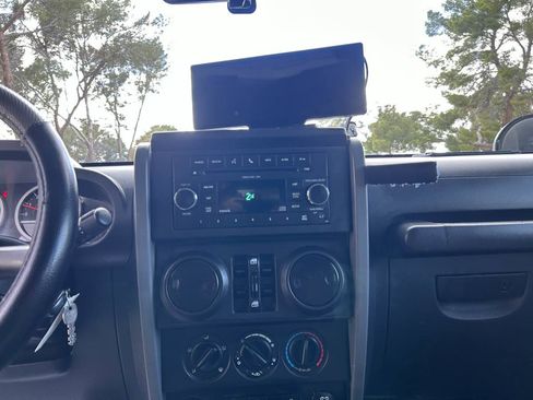 Used 2010 Jeep Wrangler Unlimited Sport image 15