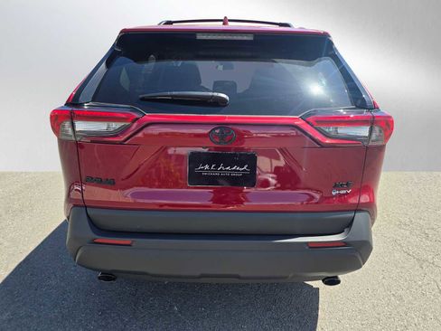 Used 2025 Toyota RAV4 XLE w/ Convenience Package image 4