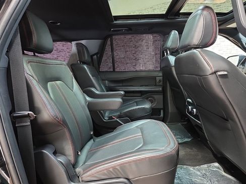 Used 2022 Ford Expedition Max Limited image 13