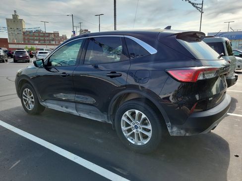 Used 2022 Ford Escape SE w/ Convenience Package AWD/4WD image 4