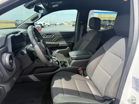 Used 2024 Chevrolet Colorado Trail Boss w/ Technology Package image 12