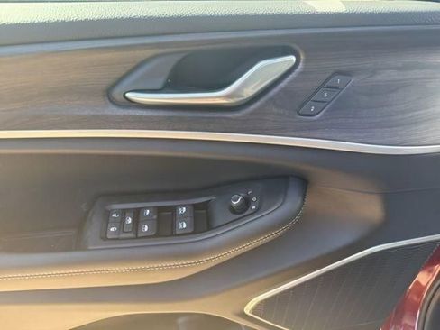 New 2026 Jeep Grand Cherokee L Limited AWD/4WD image 11