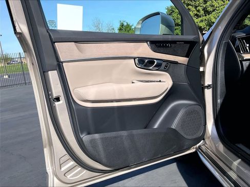 New 2026 Volvo XC90 T8 Plus w/ Protection Package Premier image 24