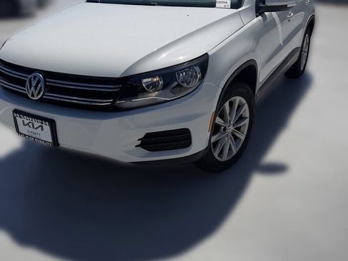 Used 2017 Volkswagen Tiguan Limited w/ Premium Package AWD/4WD image 4