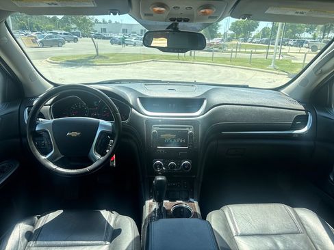 Used 2016 Chevrolet Traverse LT FWD image 16