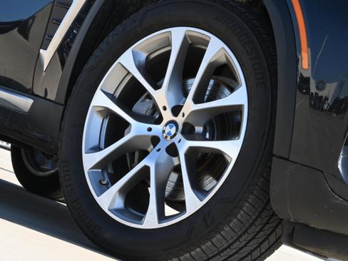Used 2025 BMW X5 xDrive40i image 9