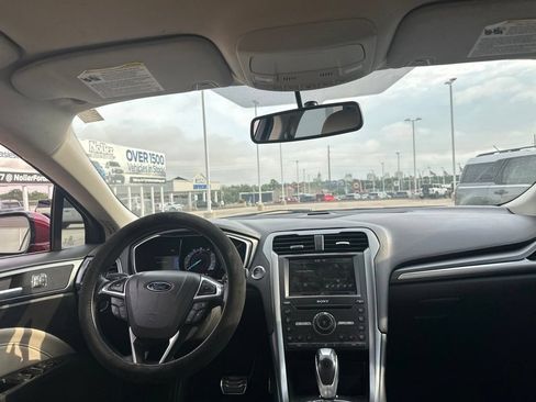 Used 2016 Ford Fusion Titanium FWD image 12