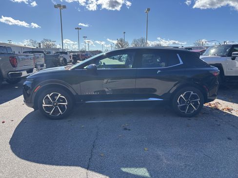 Used 2025 Chevrolet Equinox EV LT image 4