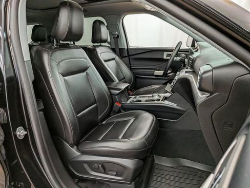 Certified 2023 Ford Explorer XLT w/ Equipment Group 202A AWD/4WD image 23
