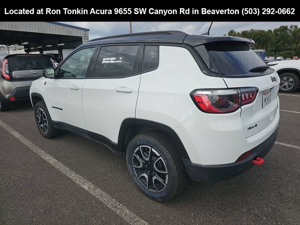 Used 2024 Jeep Compass Trailhawk AWD/4WD image 5