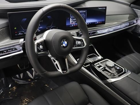 Certified 2025 BMW 760i xDrive w/ Executive Package AWD/4WD image 6