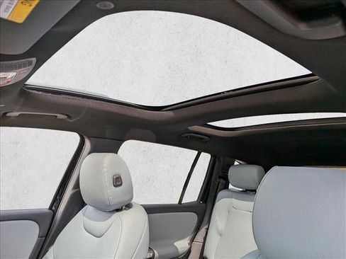New 2026 Mercedes-Benz GLB 250 4MATIC image 15