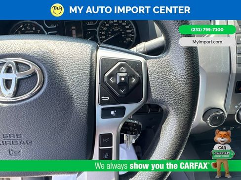 Used 2020 Toyota Tundra SR5 w/ SR5 Convenience Package AWD/4WD image 17