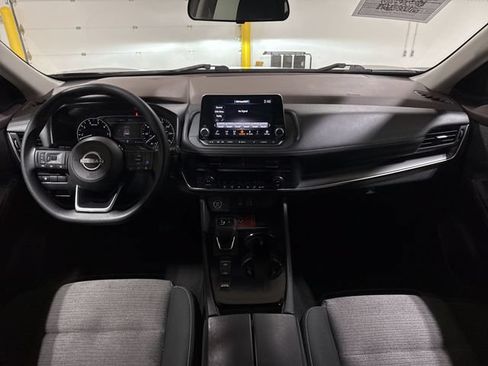 Used 2023 Nissan Rogue SV FWD image 10