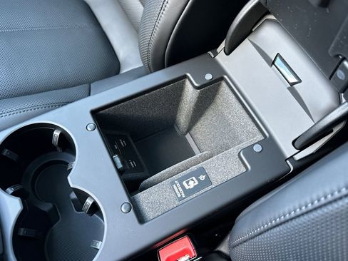 New 2026 Porsche Macan AWD/4WD image 26