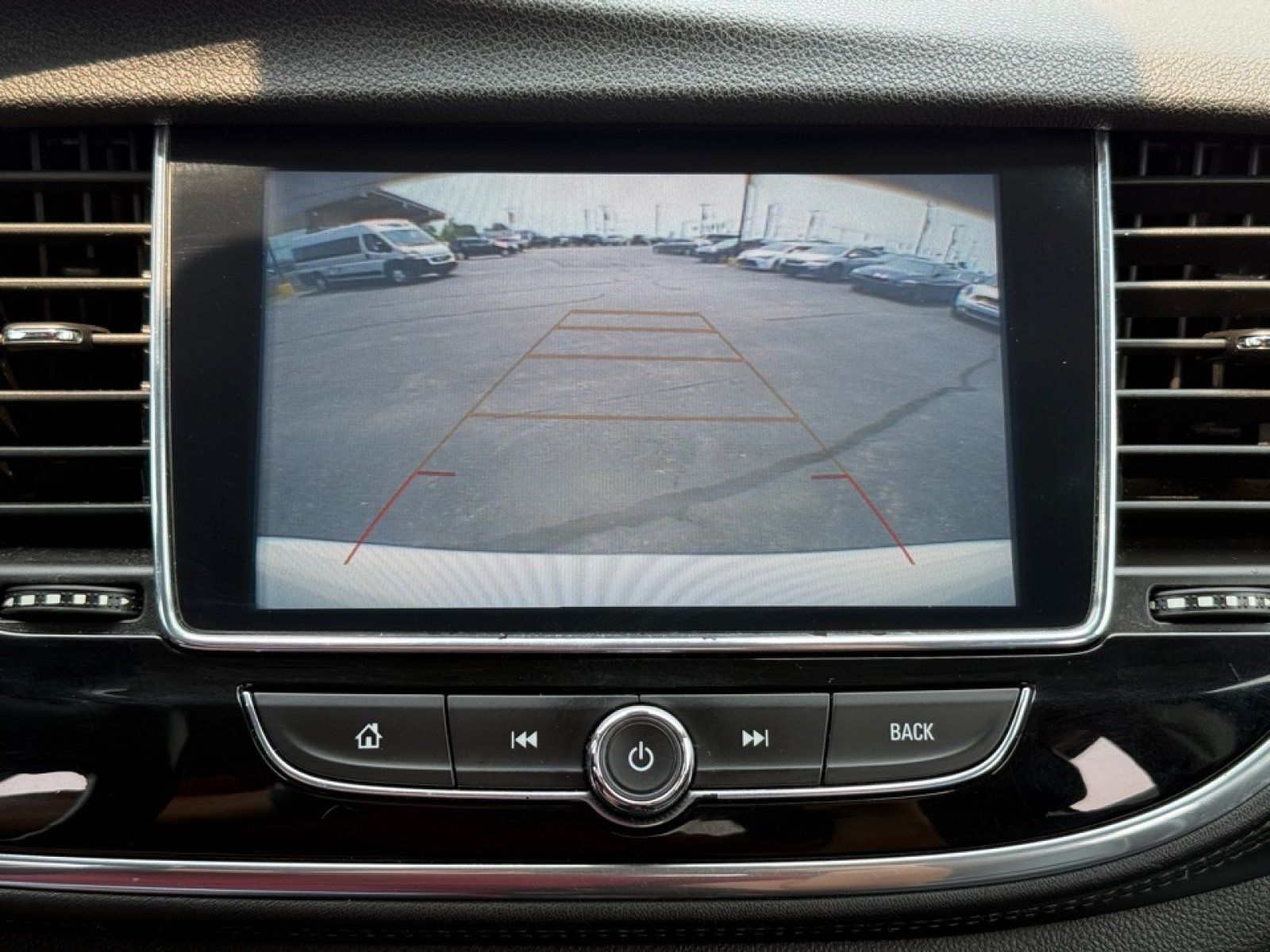 Used 2020 Buick Encore Essence FWD image 13