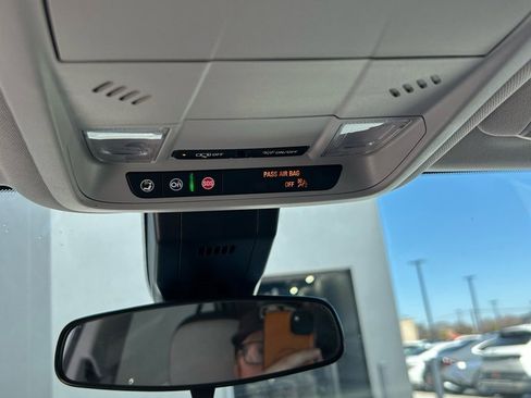 Used 2024 Chevrolet Equinox LT image 11