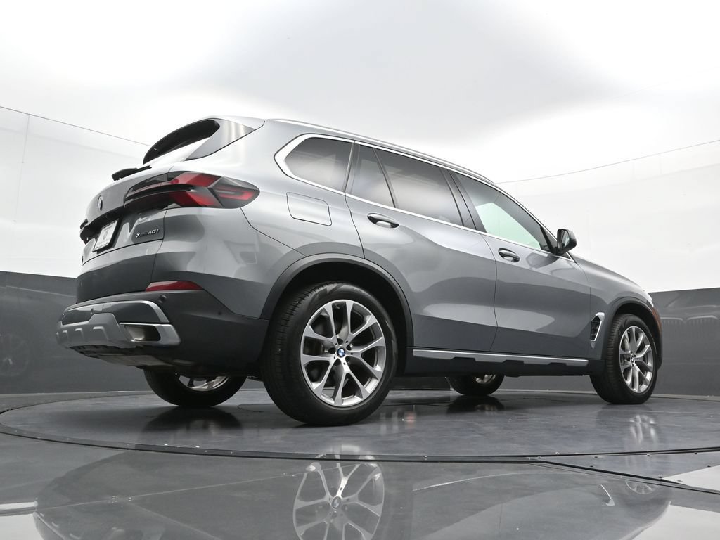 Used 2024 BMW X5 xDrive40i w/ Parking Assistance Package AWD/4WD image 26
