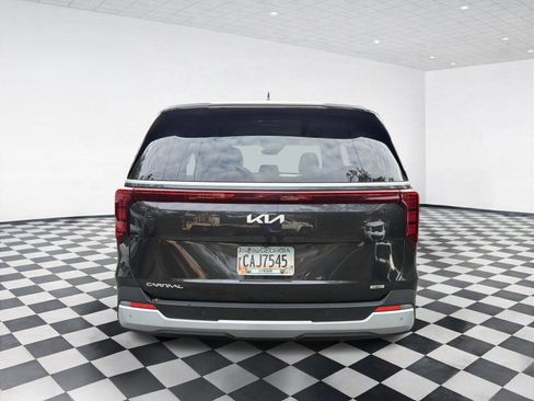 Used 2026 Kia Carnival LXS FWD image 5