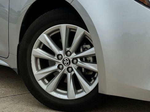 Used 2025 Toyota Corolla SE FWD image 11