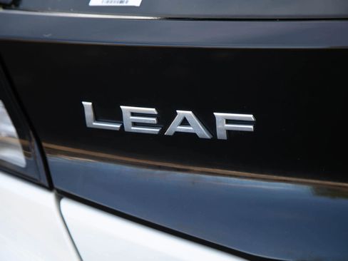 Used 2018 Nissan Leaf SL w/ SL Technology Package image 16