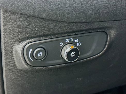 Used 2023 Chevrolet Equinox LT FWD image 15