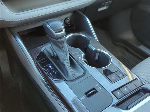 Used 2021 Toyota Highlander Limited image 22