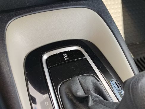 Used 2025 Toyota Corolla LE FWD image 18