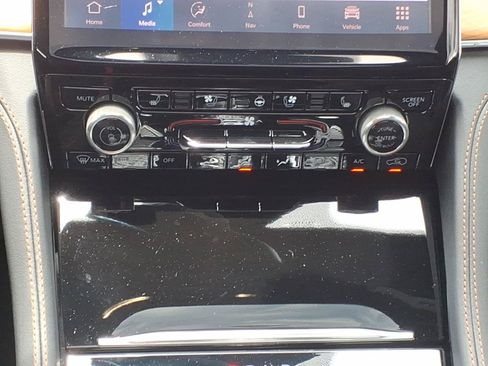 Used 2025 Jeep Grand Cherokee Summit AWD/4WD image 17