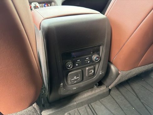 Used 2020 Buick Enclave Avenir w/ Avenir Technology Package image 18