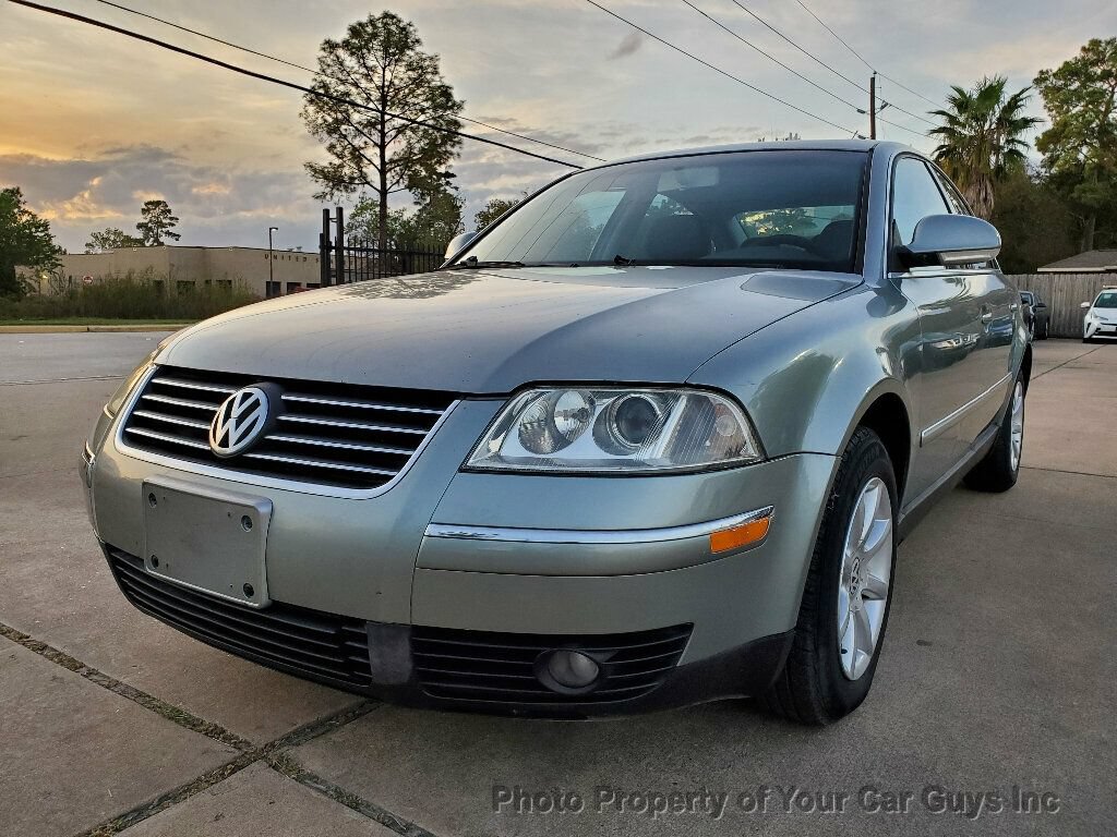 Used 2004 Volkswagen Passat GLS FWD image 2