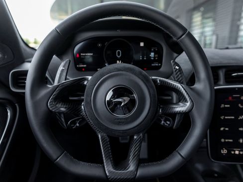 Used 2023 McLaren Artura image 26