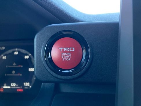 Used 2025 Toyota 4Runner TRD Off-Road image 18