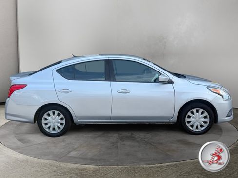 Used 2019 Nissan Versa SV FWD image 8