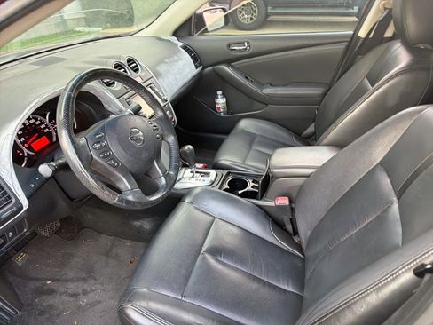 Used 2011 Nissan Altima 2.5 SL w/ Technology Pkg FWD image 5