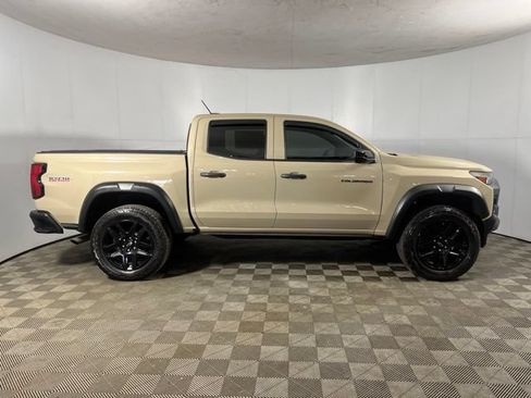 Used 2023 Chevrolet Colorado Trail Boss AWD/4WD image 5
