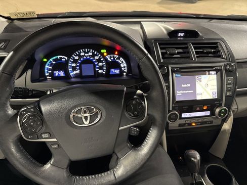 Used 2014 Toyota Camry XLE w/ Leather Package image 17