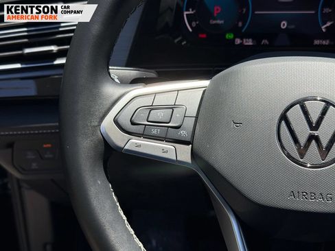 Used 2025 Volkswagen Atlas Cross Sport SE AWD/4WD image 15