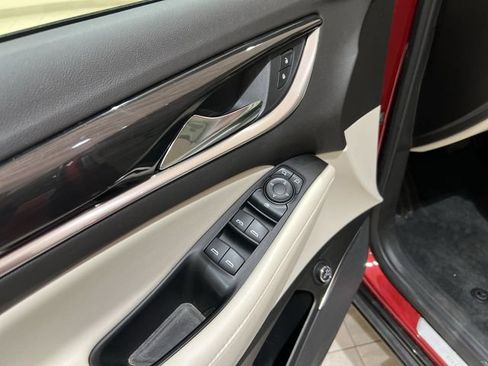 Used 2024 Buick Enclave Essence FWD image 21