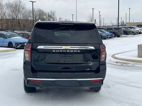 Used 2024 Chevrolet Suburban LT image 11