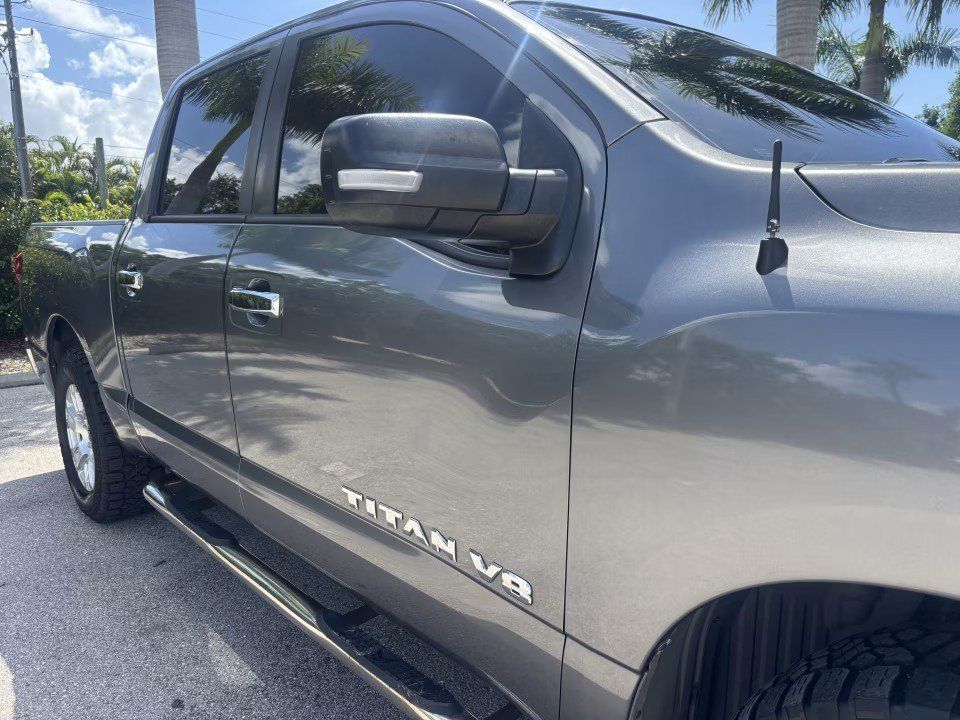 Used 2019 Nissan Titan SV RWD image 10