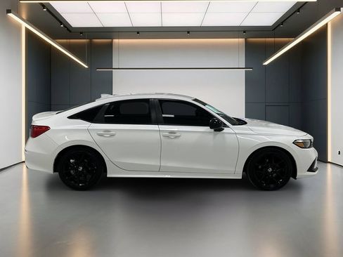 Used 2023 Honda Civic Sport image 7