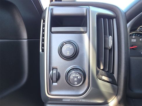 Used 2018 Chevrolet Silverado 1500 LT w/ All Star Edition image 27