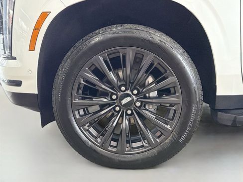 Used 2025 Cadillac Escalade Sport w/ LPO, ONYX Package image 33