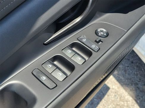 New 2025 Hyundai Elantra SEL image 15